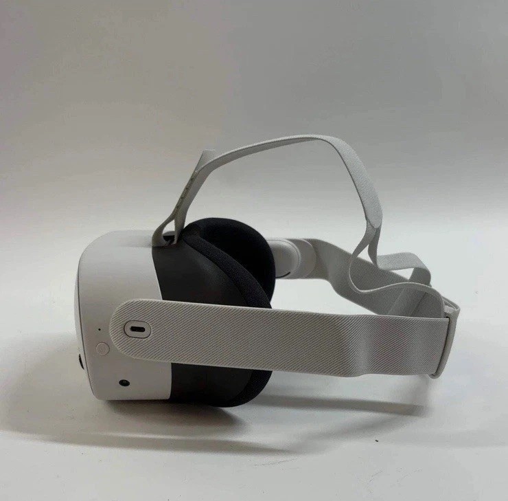 Meta Quest 3S Virtual Reality Headset 128GB, Standalone, All-in-One