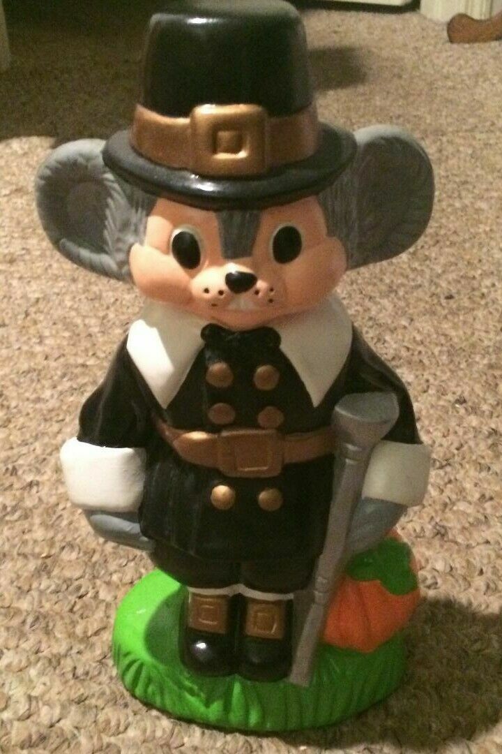 Vintage Ceramic Thanksgiving Pilgrim Mouse Statue Figurine Autumn Pumpkin