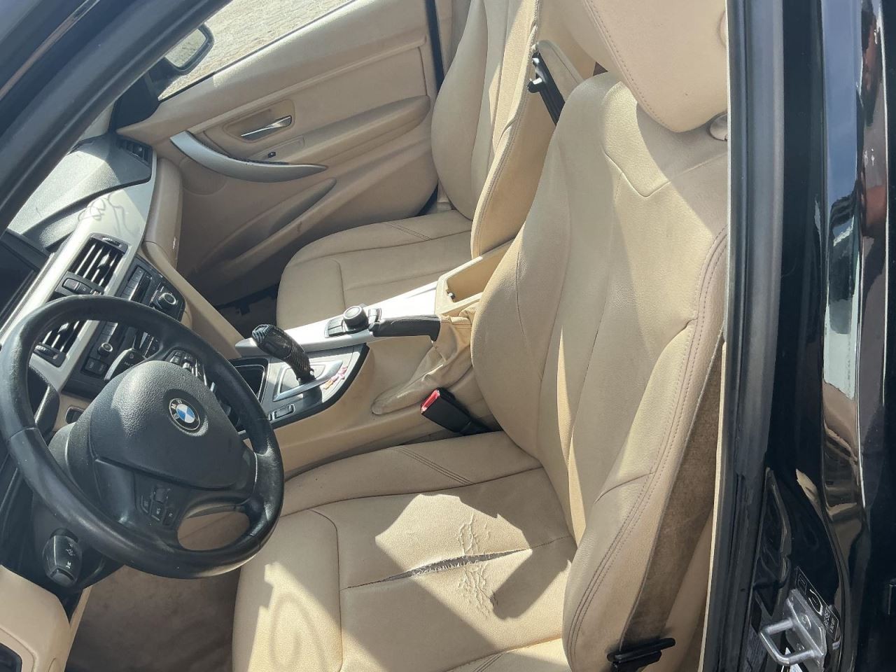 320I 2014 Glove Box 4994309