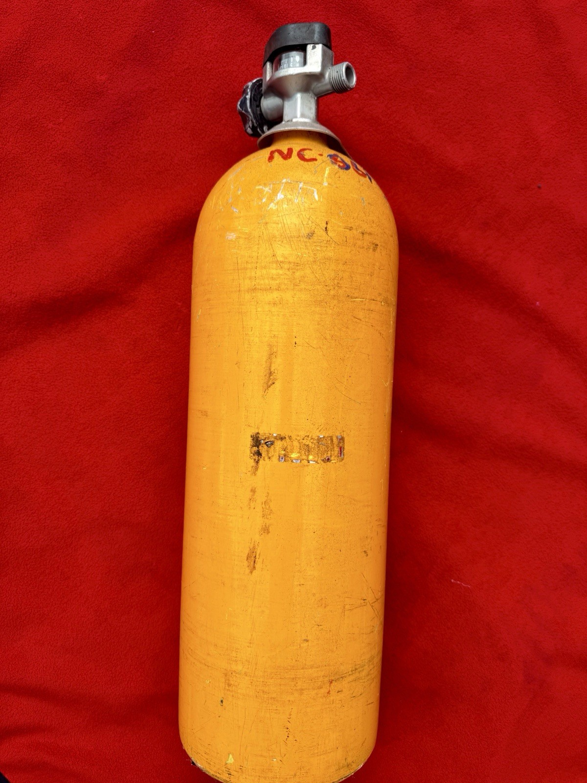 Vintage Scott SCBA 2216 PSI - 30 Min steel  Air Cylinder -  Mfg Date :  09/1993