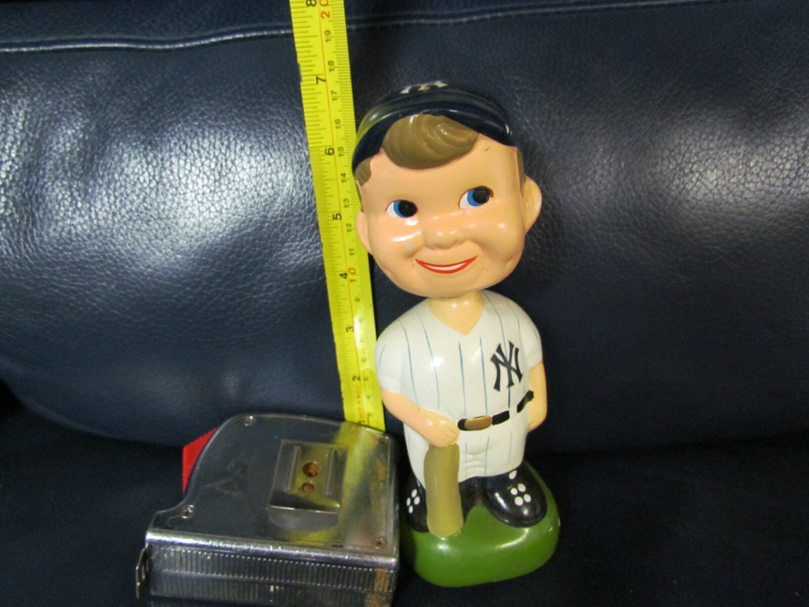 TEI New York Yankees Twins Enterprise Batting Boy Bobblehead