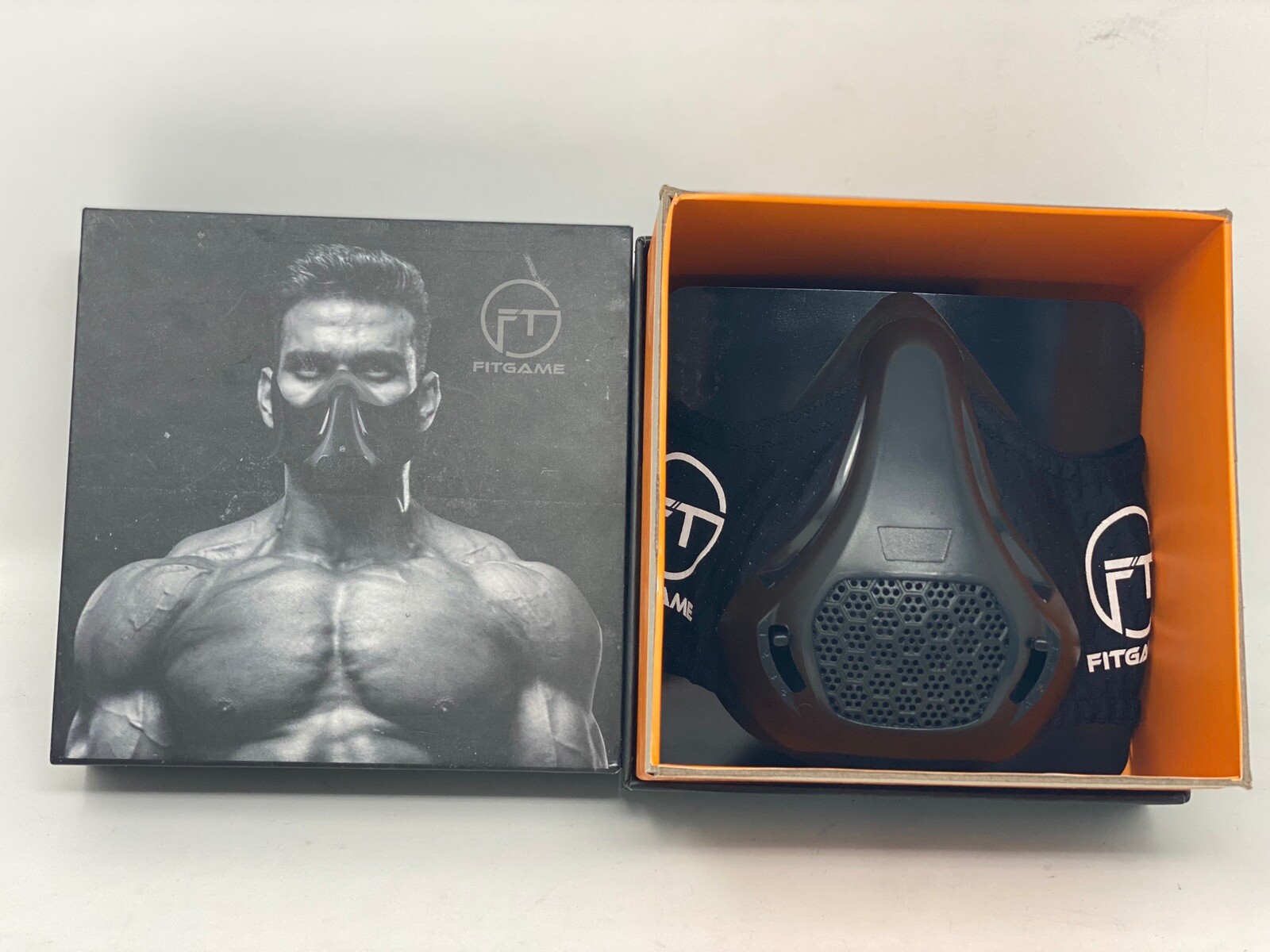 FITGAME FITNESS TRAINING MASK 24 RESISTANCE LEVELS w/ WRIST BAND