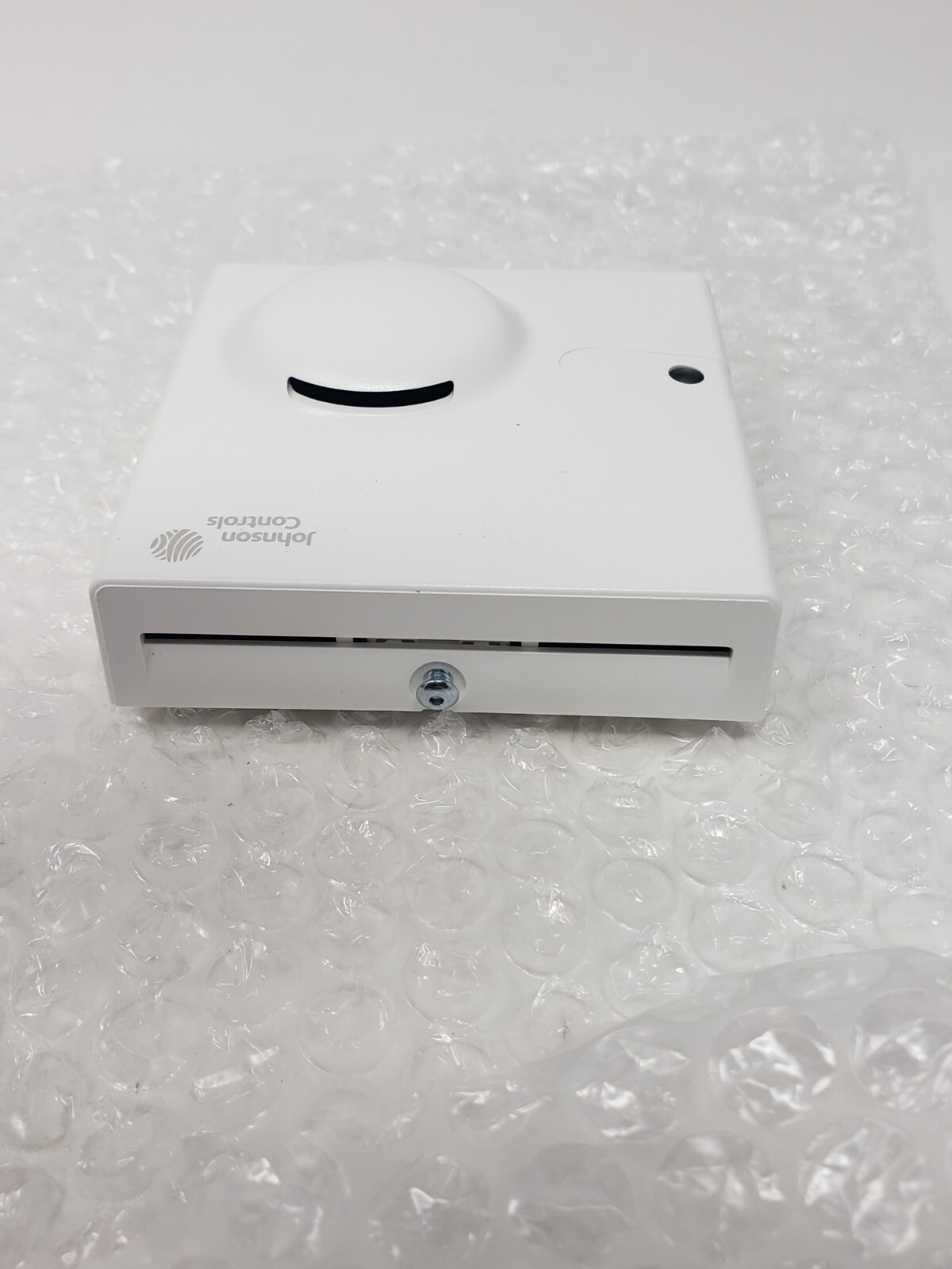Johnson Controls HE-68N3-0N00WS Wall Mount Temperature Sensor