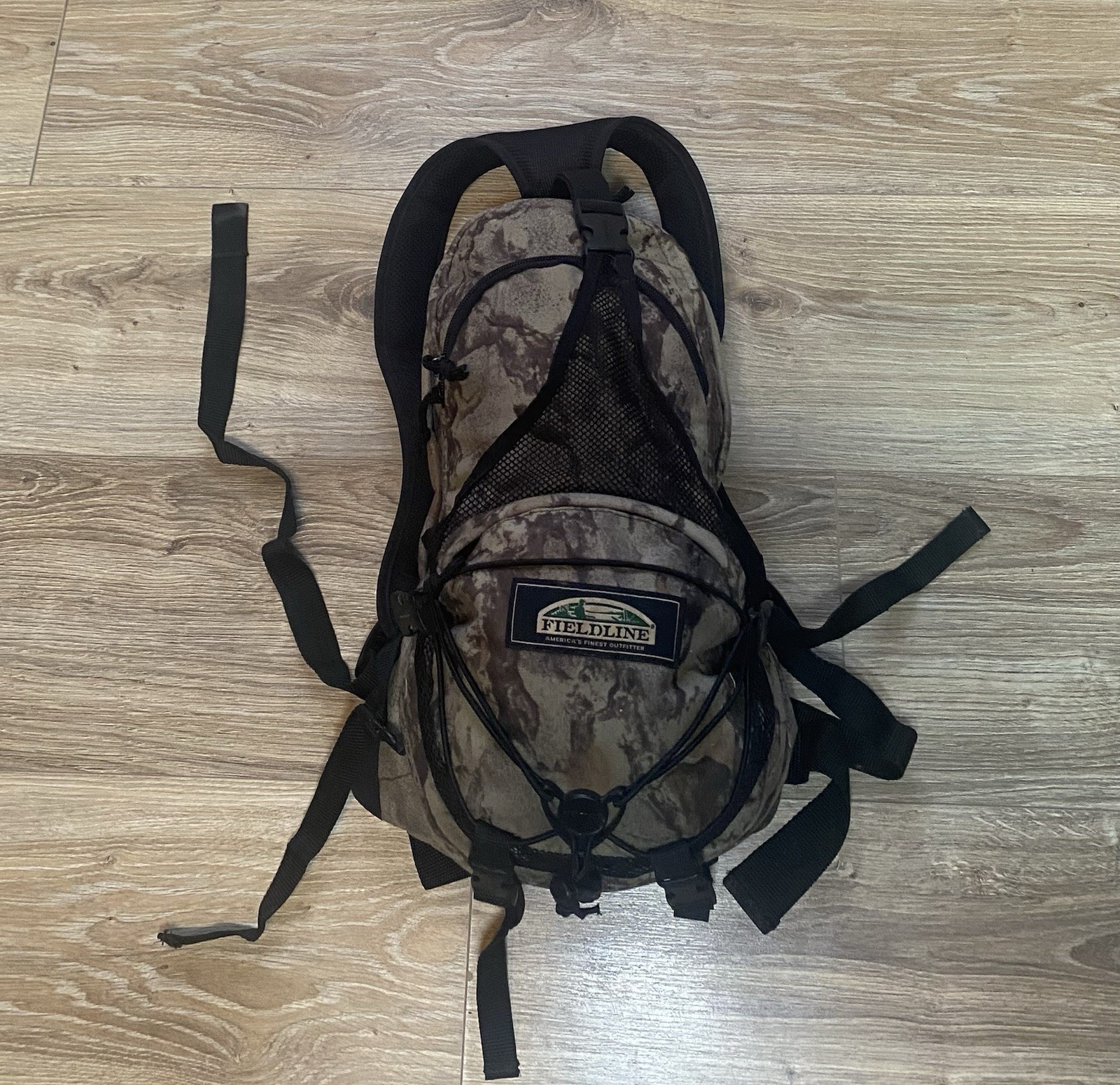 Fieldline Backpack Realtree Camouflage 5 Pocket Hunting Camping Hiking Outdoors