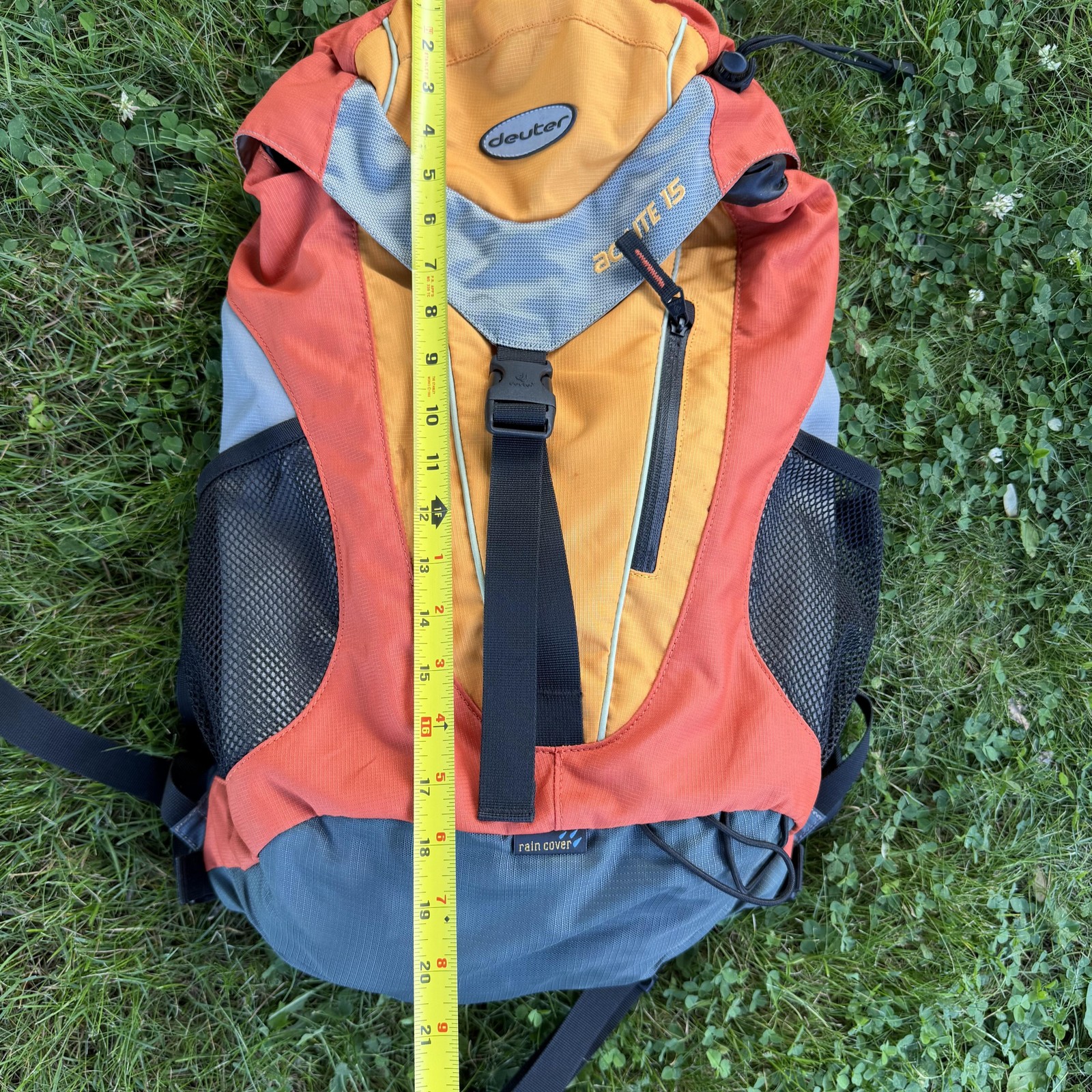 Deuter AC Lite 15 Hiking Backpack 15L Hydration Pack CamelBak 70 oz Rain Cover