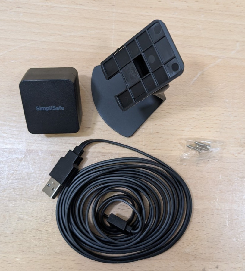 SimpliSafe SimpliCam SSCM2 Indoor Camera Stand & USB Power Cable - Black