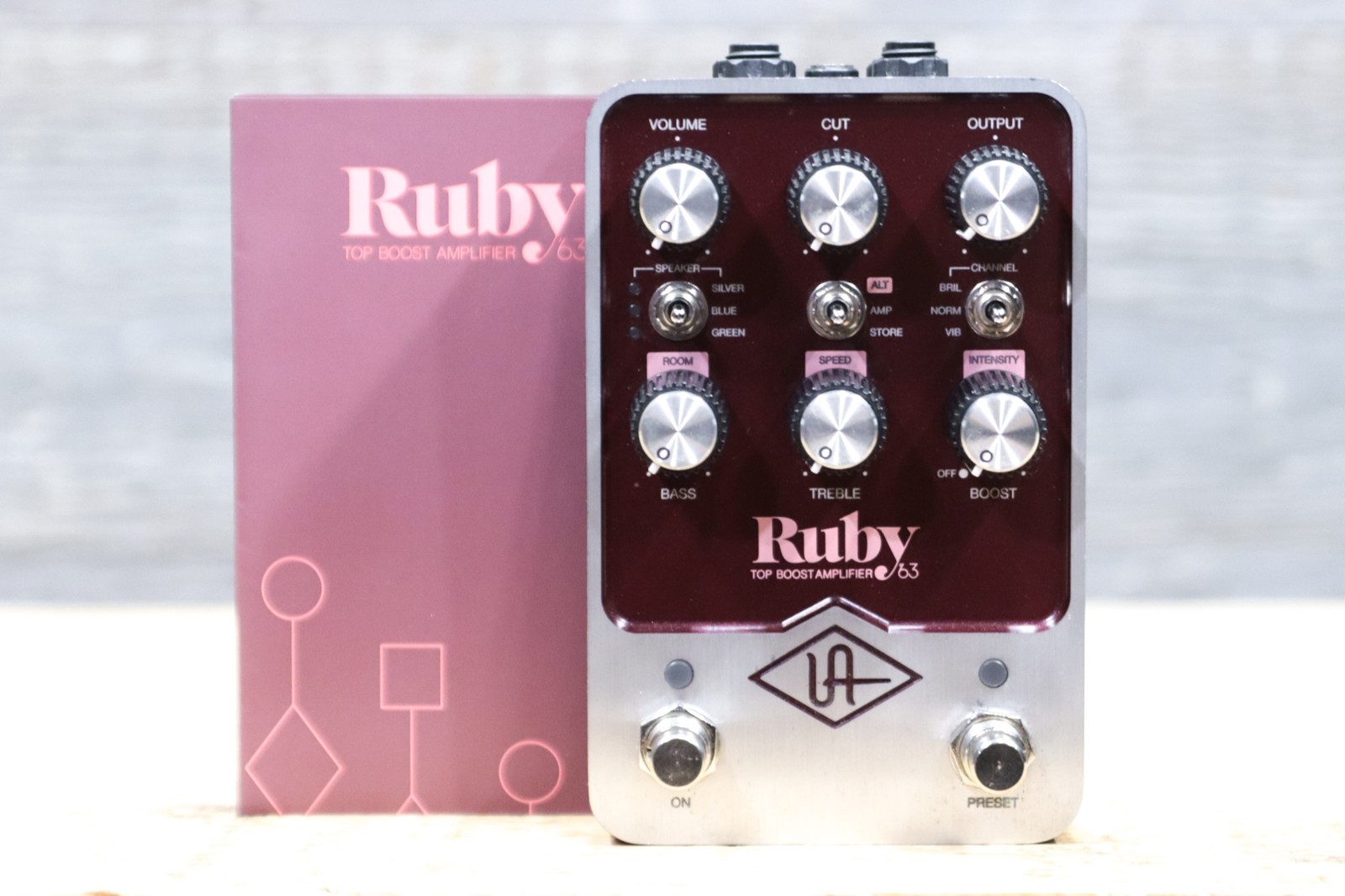 Universal Audio Ruby '63 Top Boost Amplifier UAFX Dual-Engine Effect Pedal w/Box