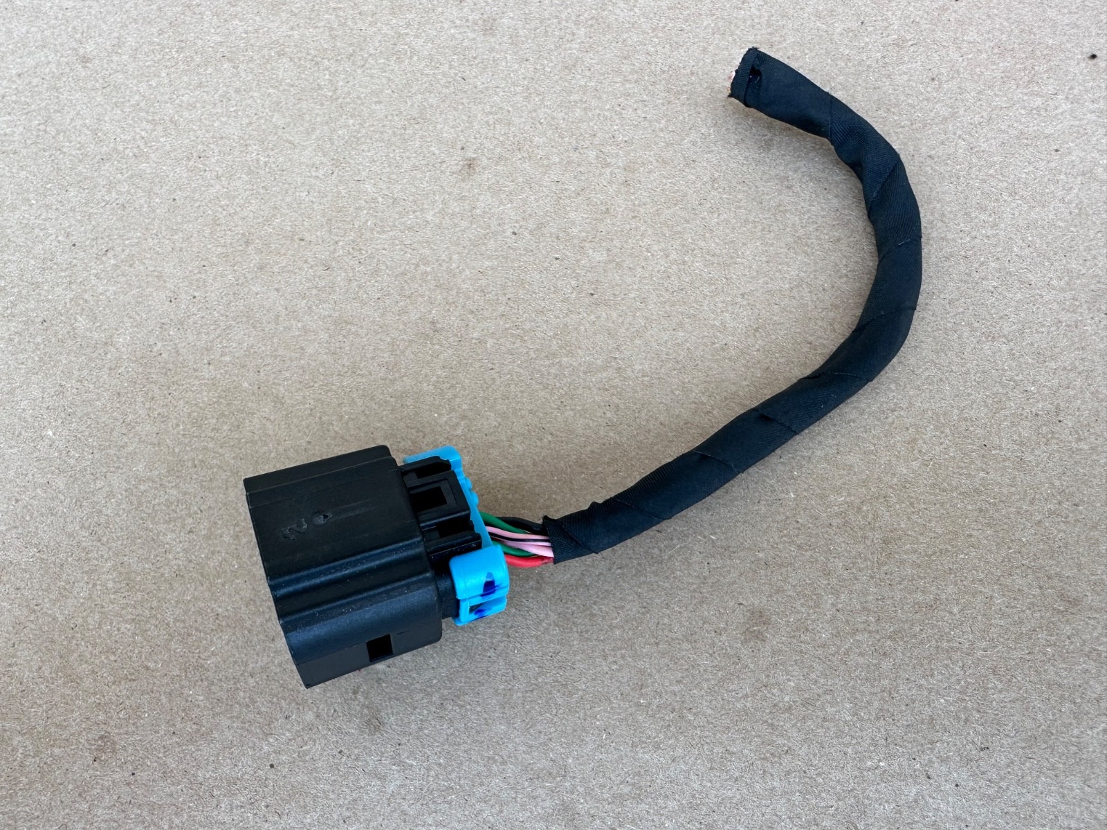 2021-2024 Genesis G80 OEM Blind Spot Radar Sensor Wiring Socket