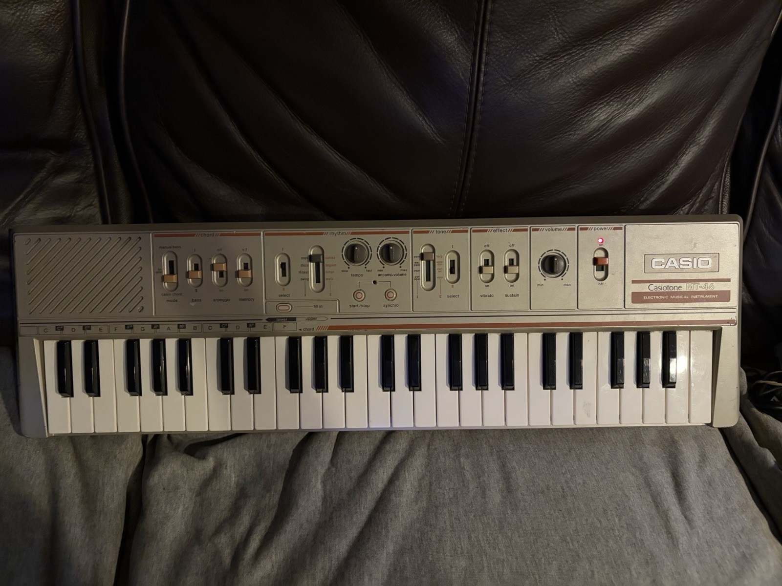 CASIO MT-46 Casiotone Electric Keyboard Instrument Tested and Working Japan