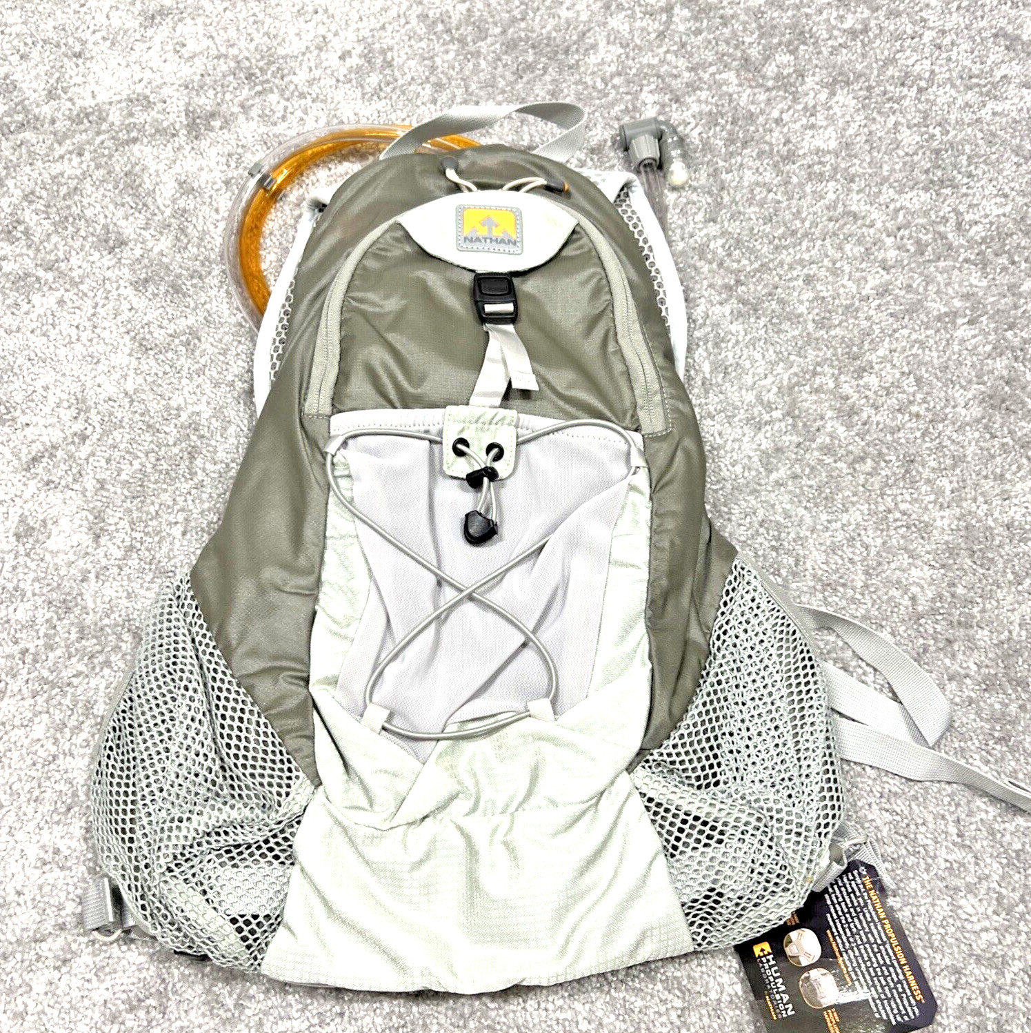 Nathan Synergy 2.8L Backpack Hiking Adventure Pak Dual Chamber Bladder Gray