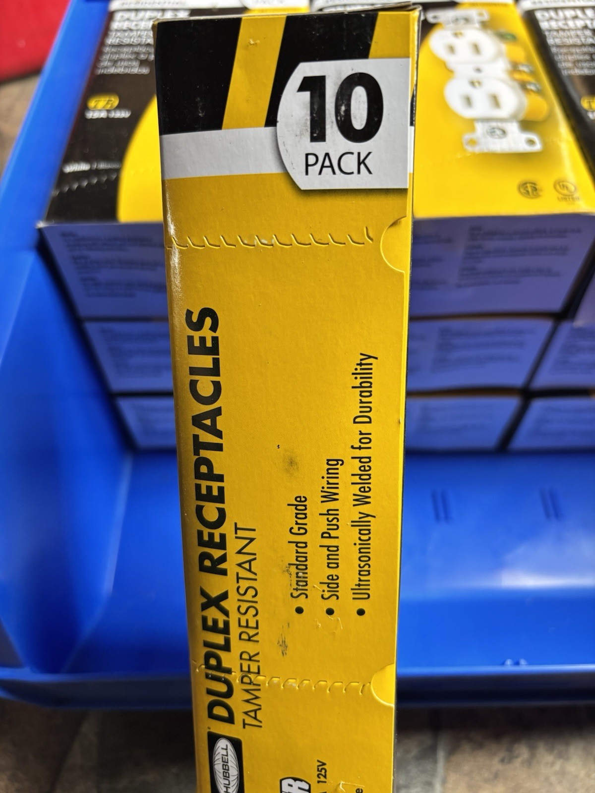 Hubbell RR15SWTR Trade Select,straight blade Devices, 10/box