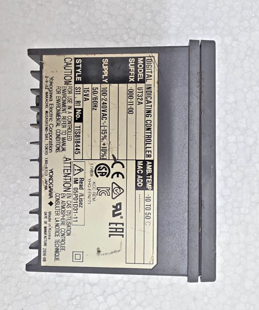 Yokogawa UT32A-000-11-00 Digital Indicating Controller