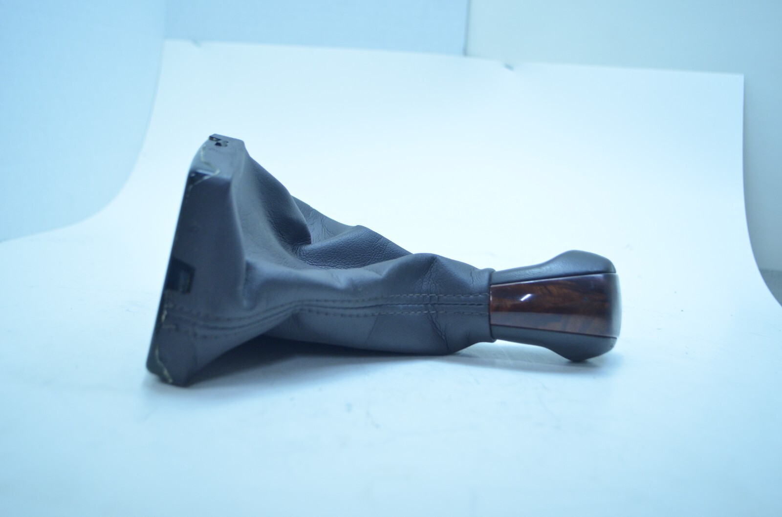10-13 BUICK LACROSSE AUTOMATIC TRANSMISSION SHIFTER BOOT OEM