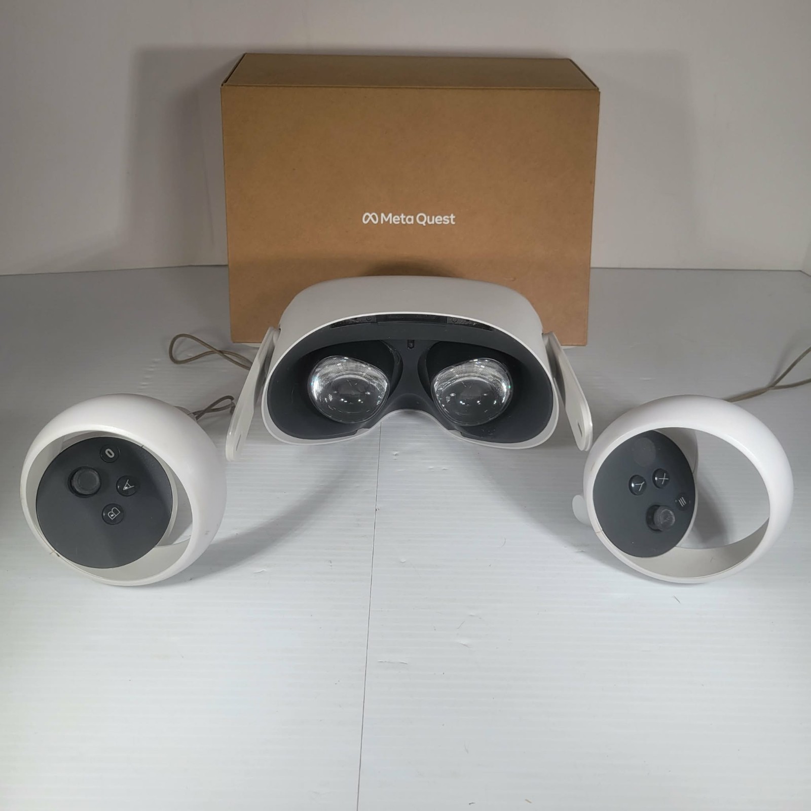 Meta Oculus Quest 2 256GB Advanced All-in-one VR Headset Controllers NO STRAP