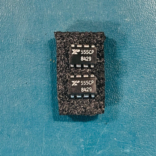 LOT of 2 EXAR XR-555CP MICROPOWER OSCILLATOR TIMING CIRCUIT IC - SHIPS from USA