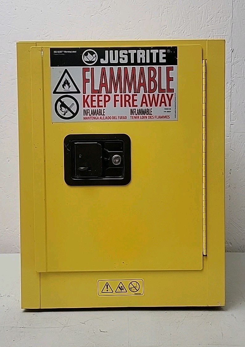 JUSTRITE Flammable Storage Cabinet 4 Gallon Capacity P/N 29004