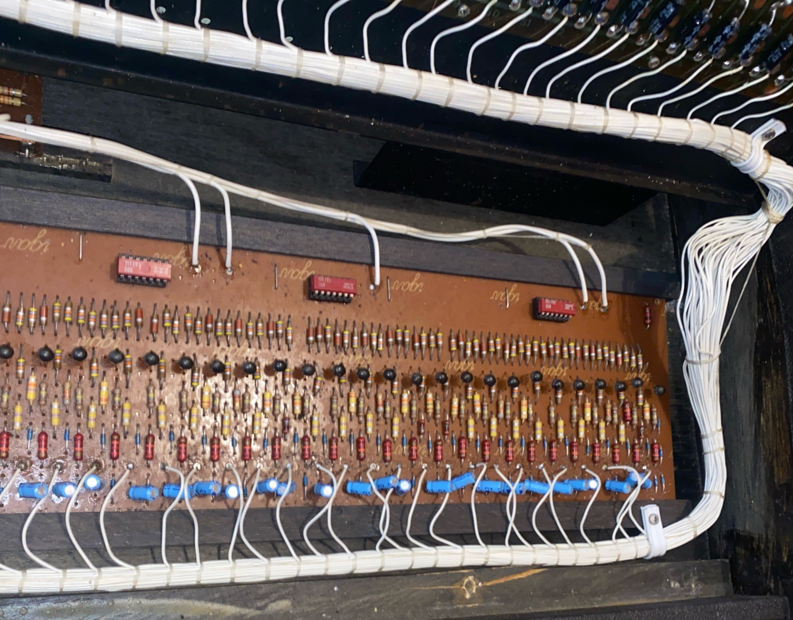 Vintage 70s Earth Sound Research Solid State Electric Keyboard Piano