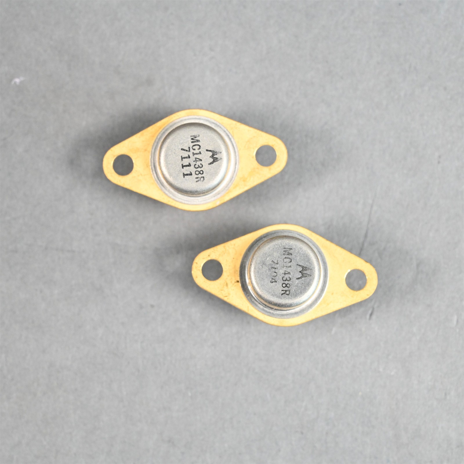 Lot (2) Motorola MC1438R Bipolar Amplifier