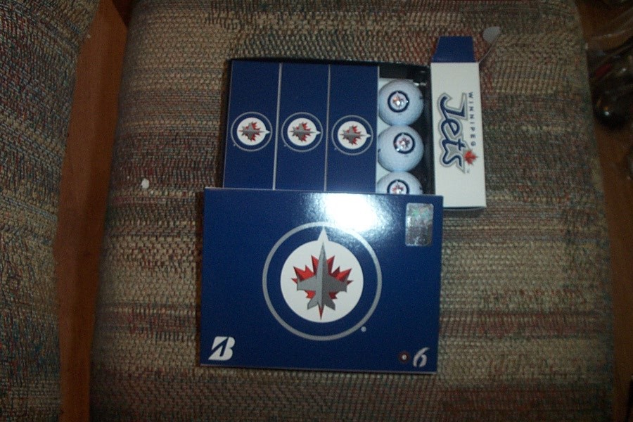1 dozen BRAND NEW Bridgestone E6 golf balls Winnipeg Jets