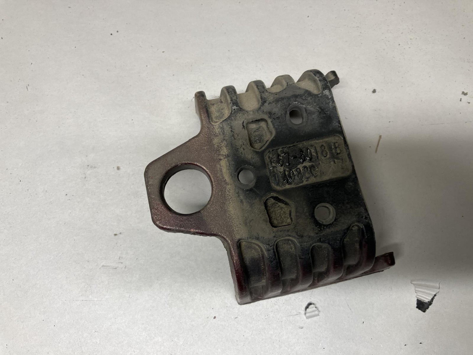 Kenworth T680 Hood Rest - Used | P/N L676018