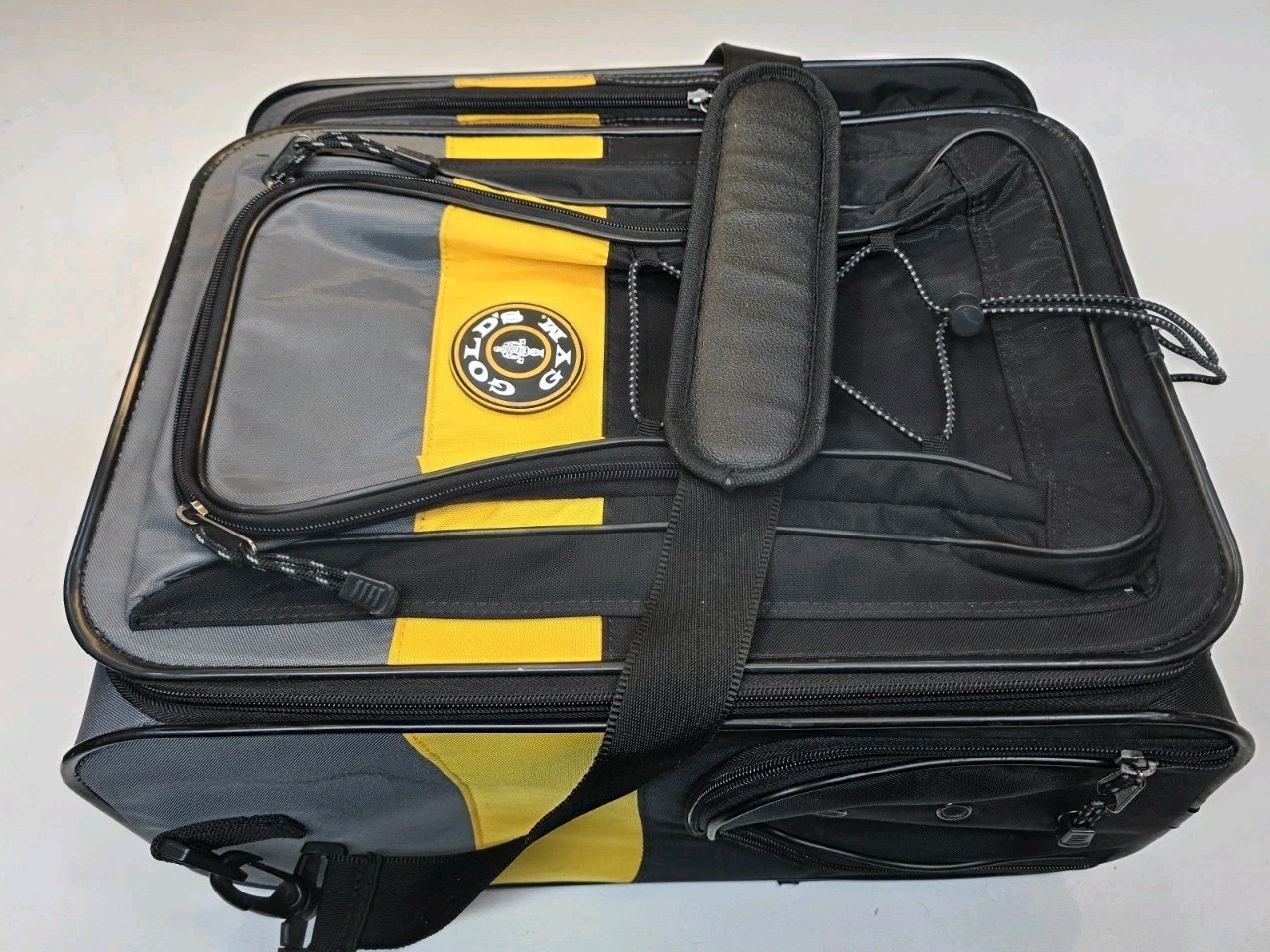 Golds Gym Workout Gym Bag With Shoulder Strap 17" x 15" x 9"