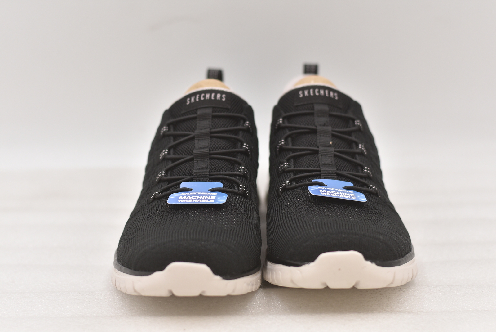 Women's Skechers Virtue- Show Runner Sneaker in Black/Pink SIze 9 Wide 104437