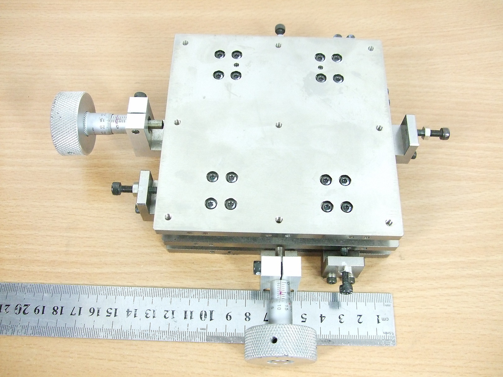 JAPAN MADE XY AXIS LINEAR STAGE TABLE 125mm X 125mm x 38mm Approx. 13mm TRAVEL