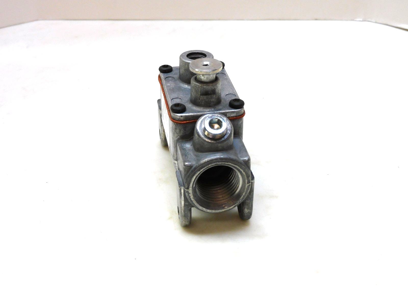 Baso H17DB-5 Automatic Pilot Valve 1/2" npt 1/2psi