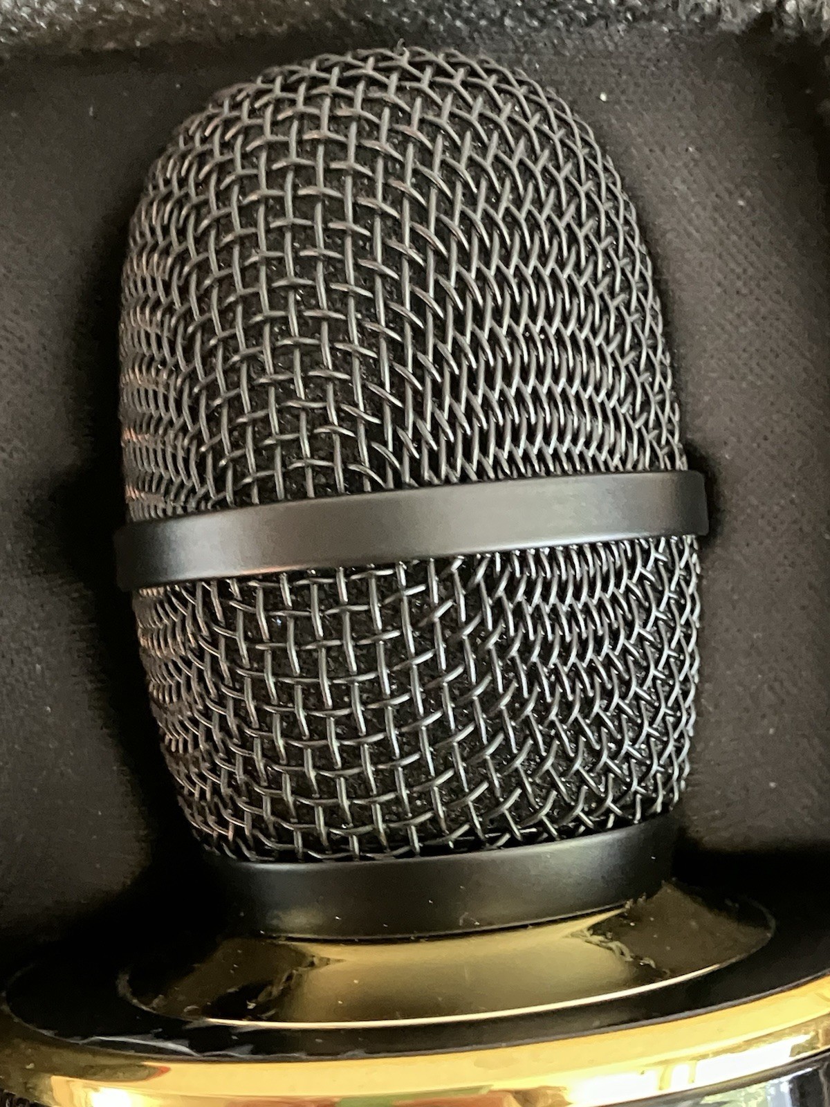 Bonaok Wireless Karaoke Bluetooth Microphone Mic & Case & Charging Cord Tested