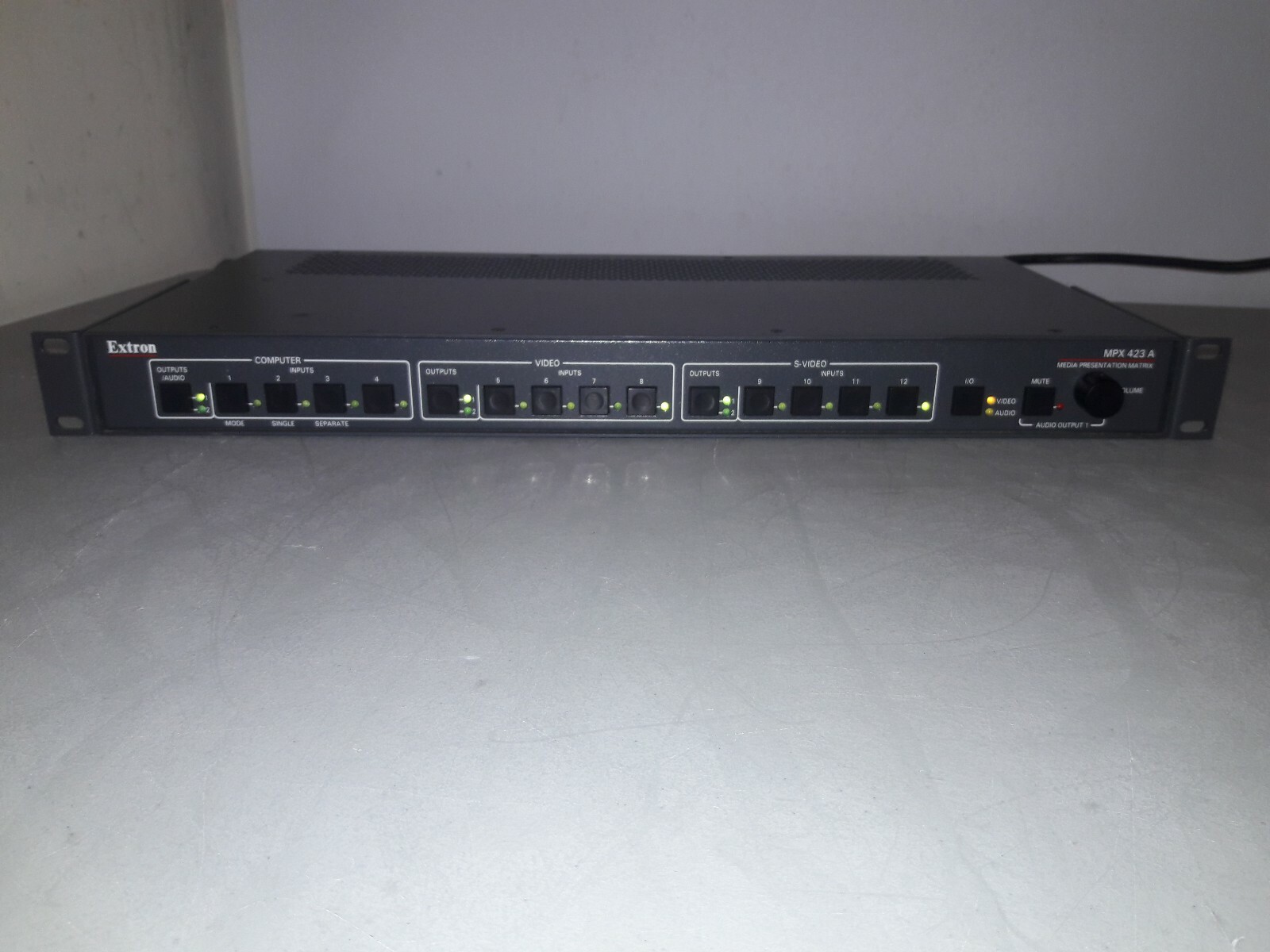 Extron MPX 423 A Media Presentation Matrix Switcher