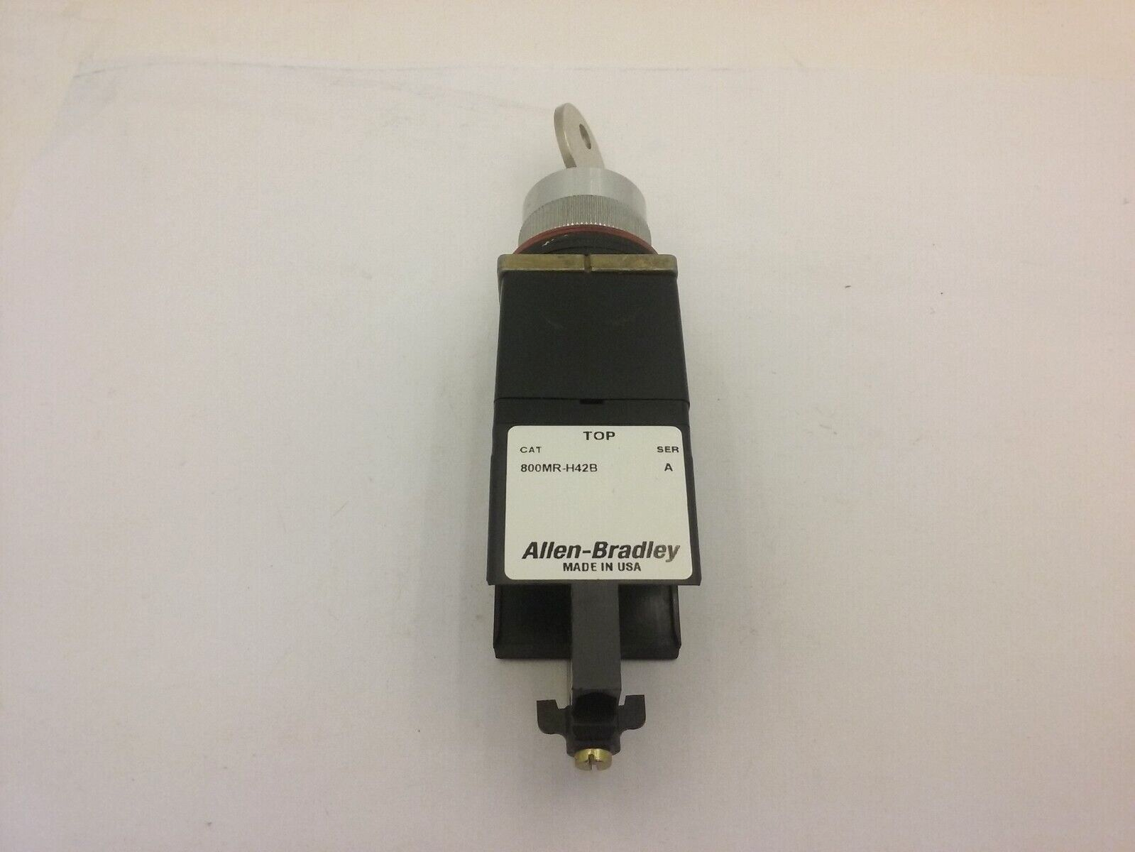 ALLEN BRADLEY 800MR-H42B SELECTOR SWITCH SPRING RETURN OPERATOR SER.A NNB