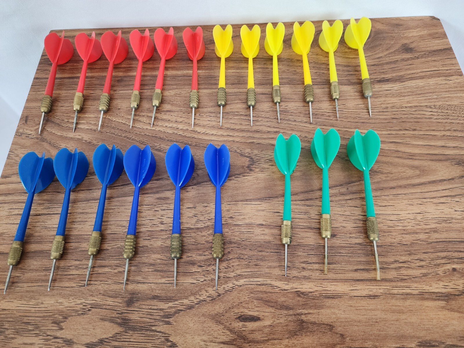 Vintage Steel Tip Darts For Dart Board/Carnival - Lot Of 21 Red, Yellow, Green &