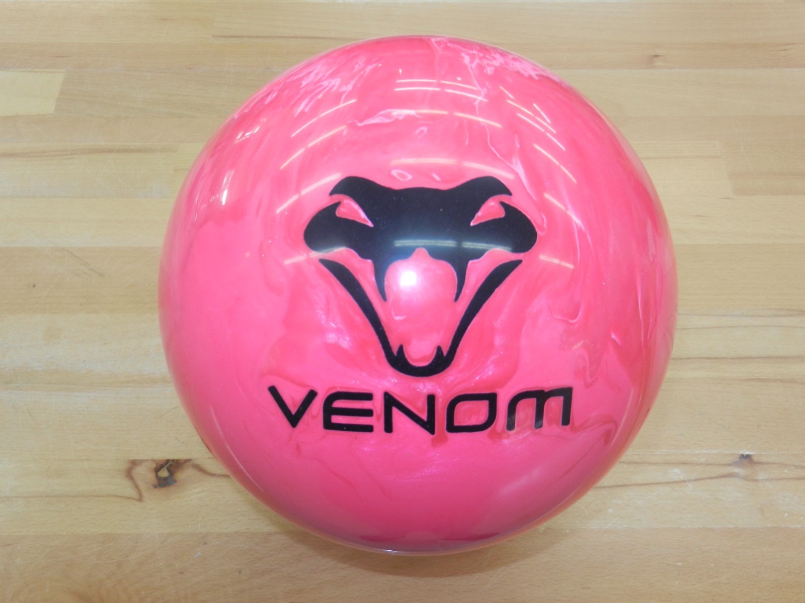 NIB 13# Motiv Hyper Venom Bowling Ball - 13.3/3.5" Pin/3.40oz TW