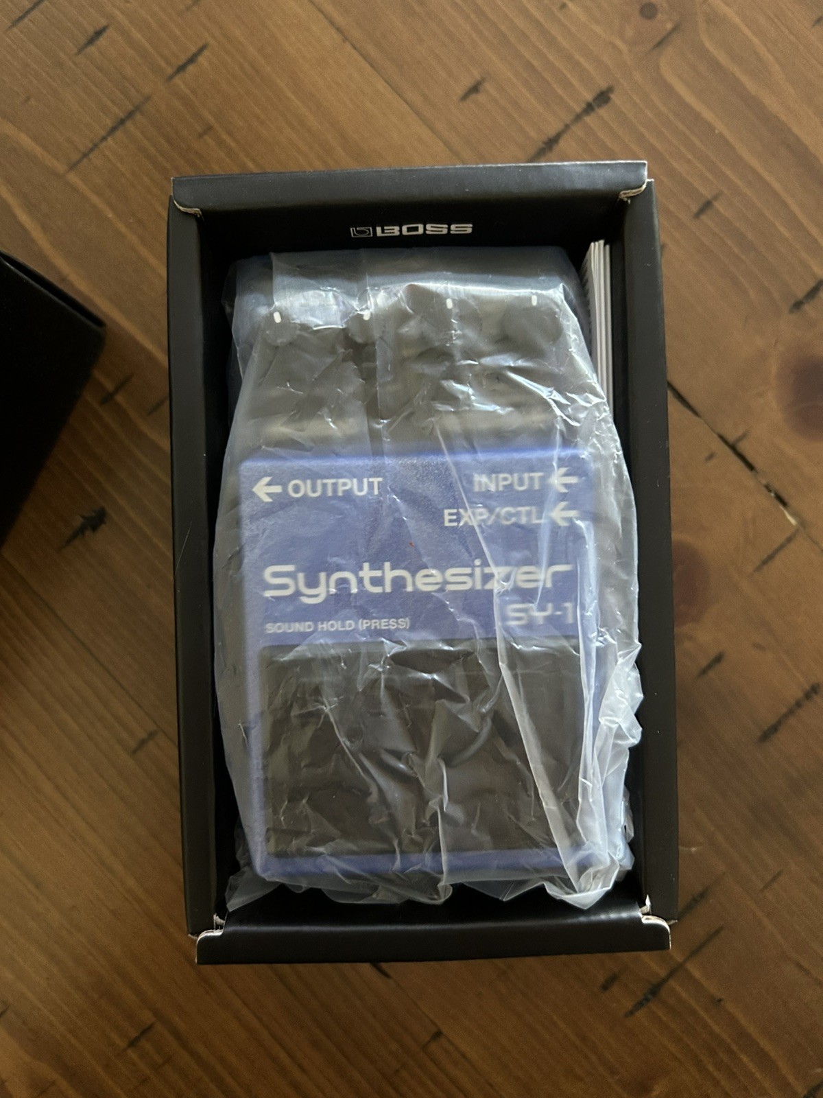BOSS SY-1 Synthesizer Guitar Effect Pedal