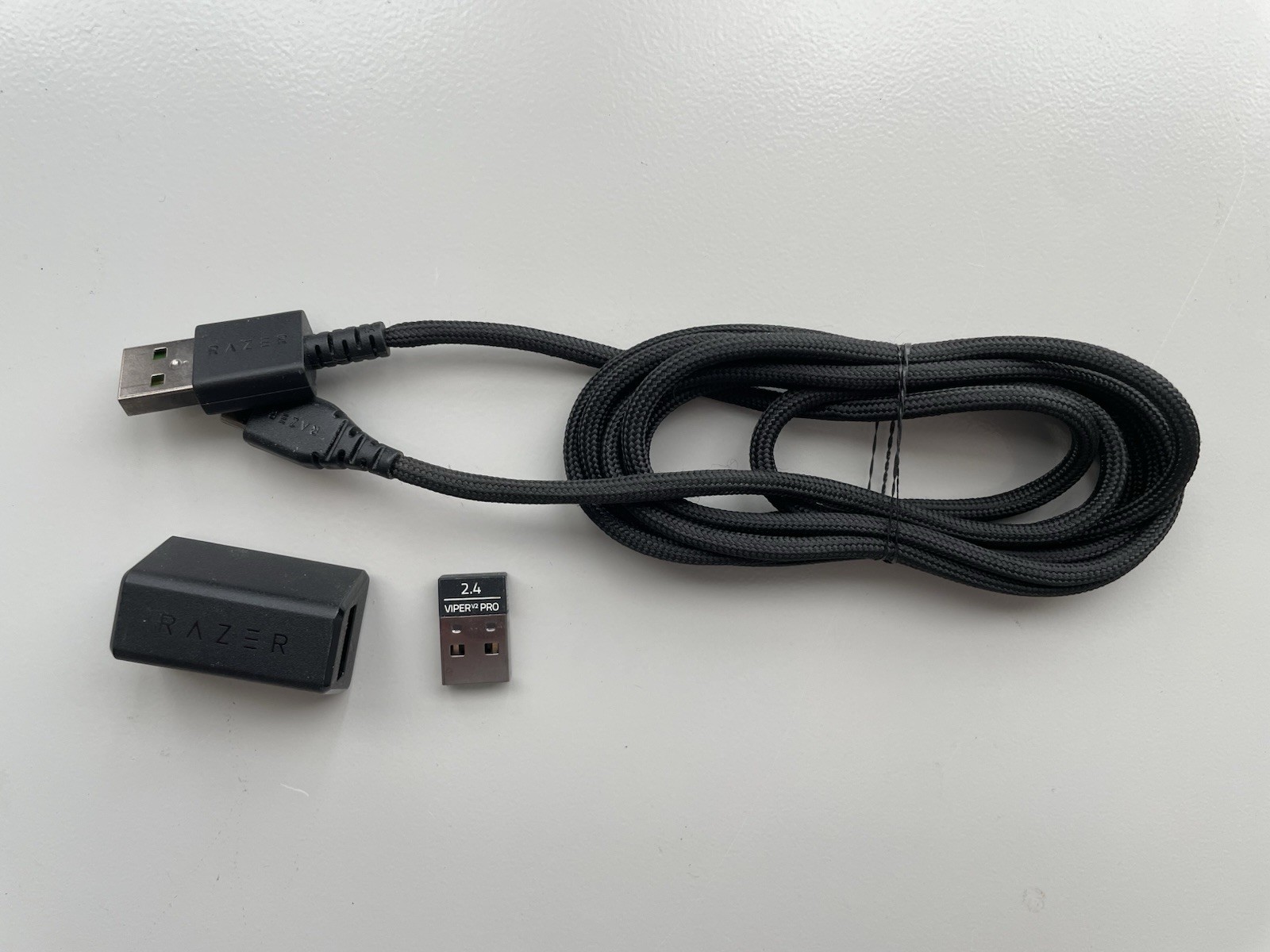 Razer Receiver Dongle Viper V2 Pro Cable+Dongle+USB Included