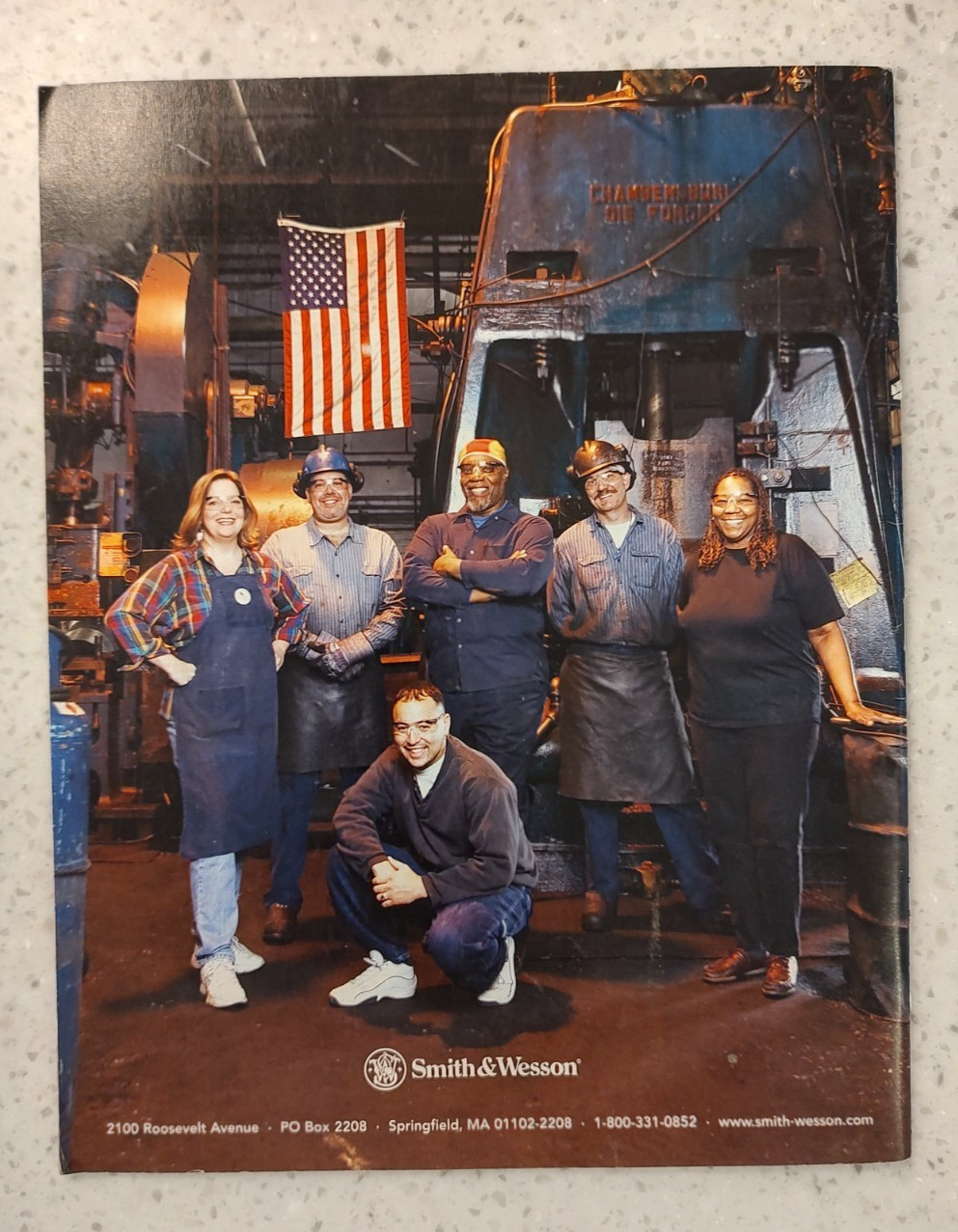 SMITH & WESSON - 2004 PRODUCT CATALOG