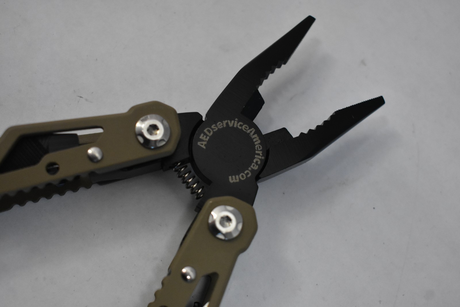 9 In 1 Multi Tool w Drive Bits Beige/Brown Handle BRANDED