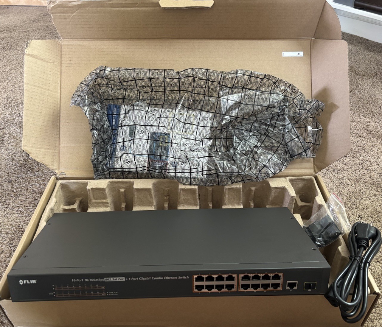 FLIR Model ACCDPS262B 16 Port poE+ Switch + LAN port