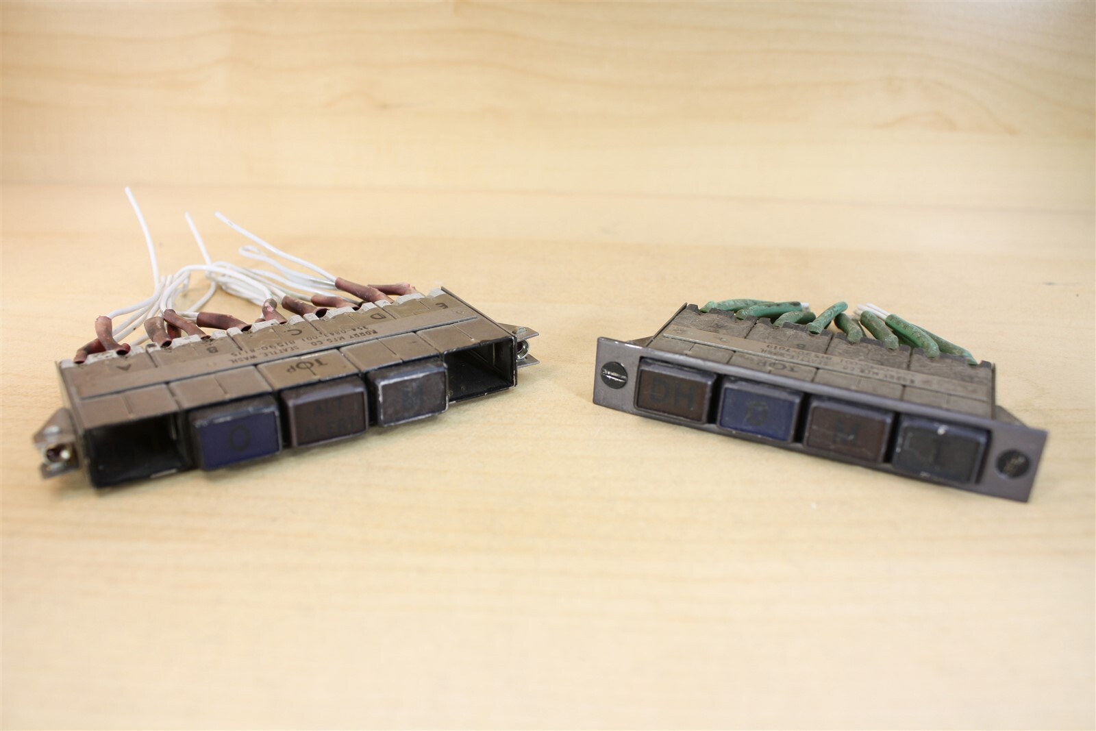 Pair of (2) Korry Annunciator Switches 354-0843-001, 354-0842-001