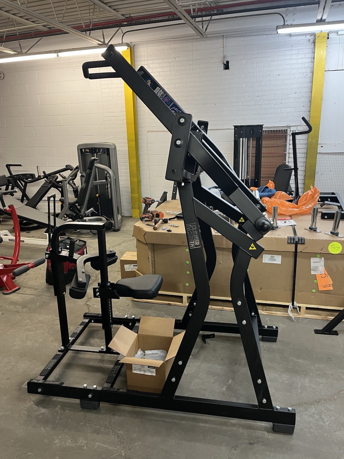 New Hammer Strength Plate-Loaded Iso-Lateral Front Lat Pulldown !