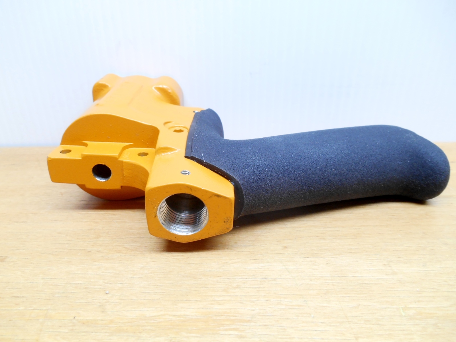 BOSTITCH AD04579F HOUSING ASSEMBLY FOR SC7, + GRIP, NEW