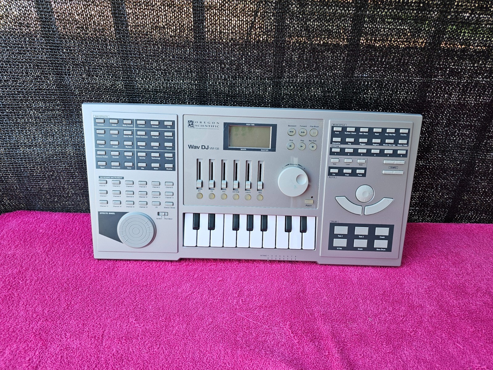 Oregon Scientific WAV DJ VM-108 - Replacement Console Only