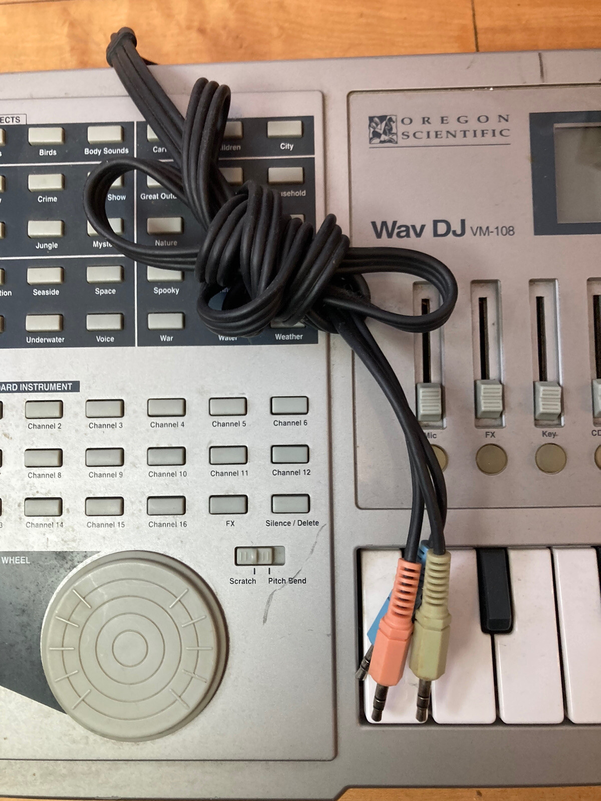 Oregon Scientific WAV DJ VM-108 Includes Cables No Driver