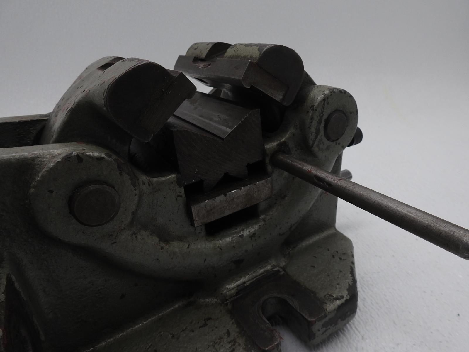 Bison Round Stock Vise - 4" HORIZONTAL/VERTICAL
