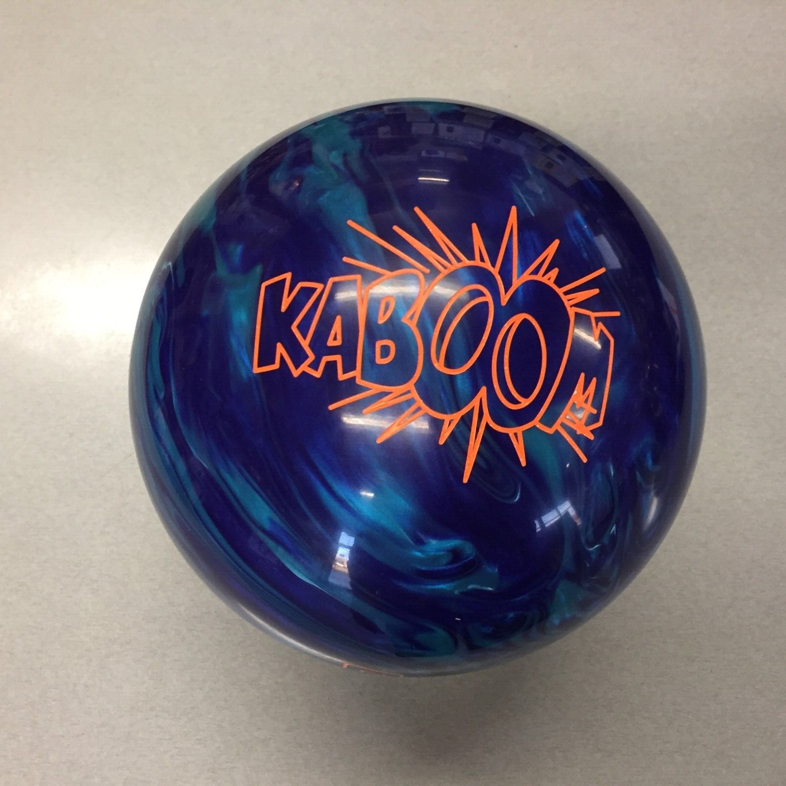 Columbia 300 Kaboom  1ST QUALITY   BOWLING ball 15 lb new in box   #930