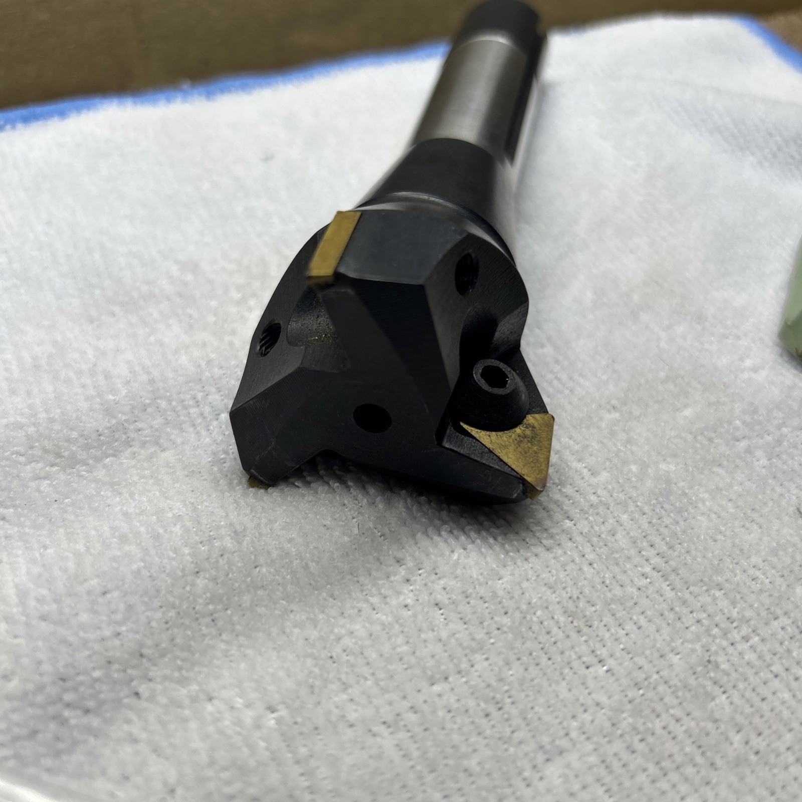 USED POLAND END BIT 2/R8 6-901-530