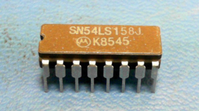 New (7pcs) SN54LS158J MOTOROLA IC Logic