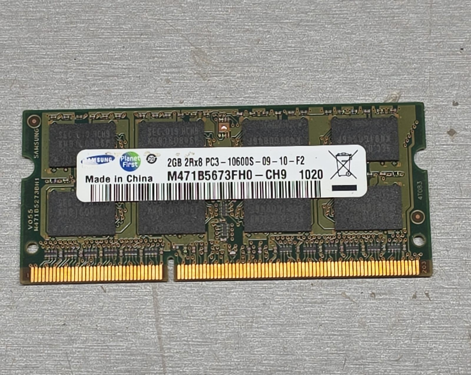 Samsung 2GB DDR3 PC3-10600S 1333MHz Laptop RAM SO-DIMM M471B5673FH0-CH9