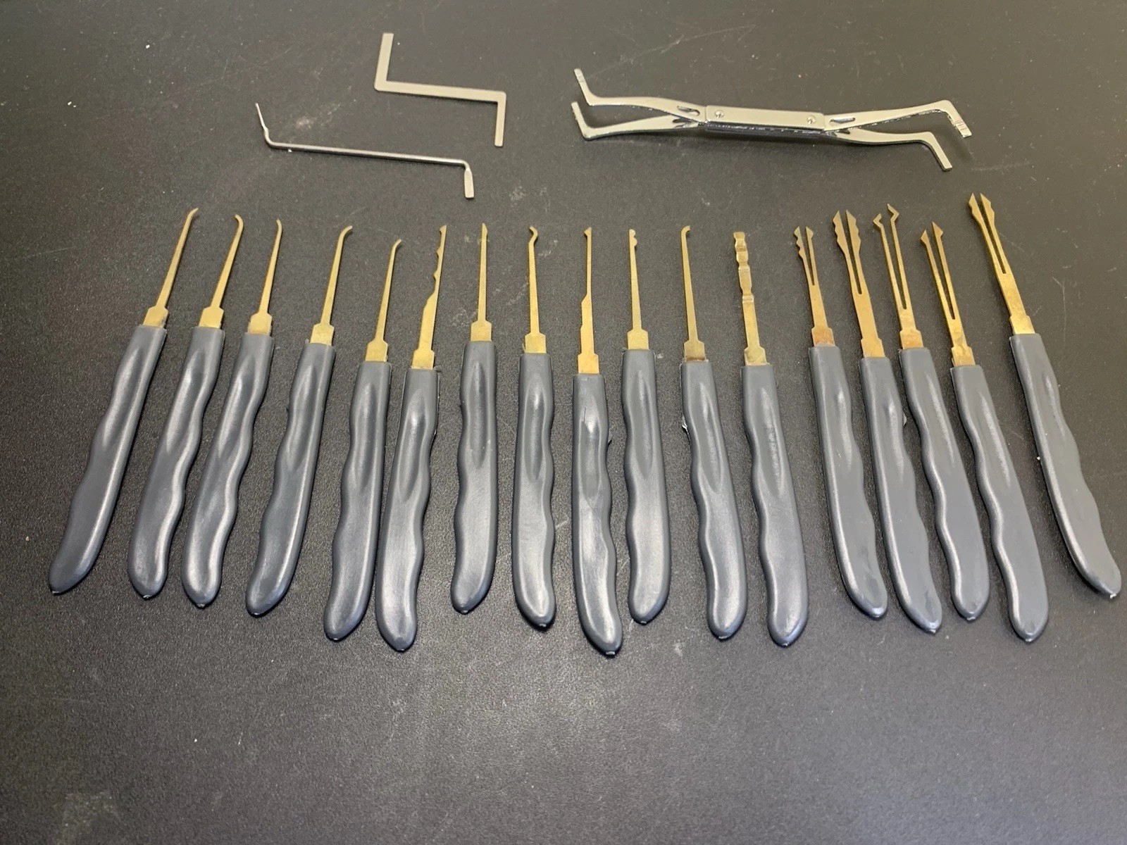Lock Assisting Kit (20 Pieces w/ Case)