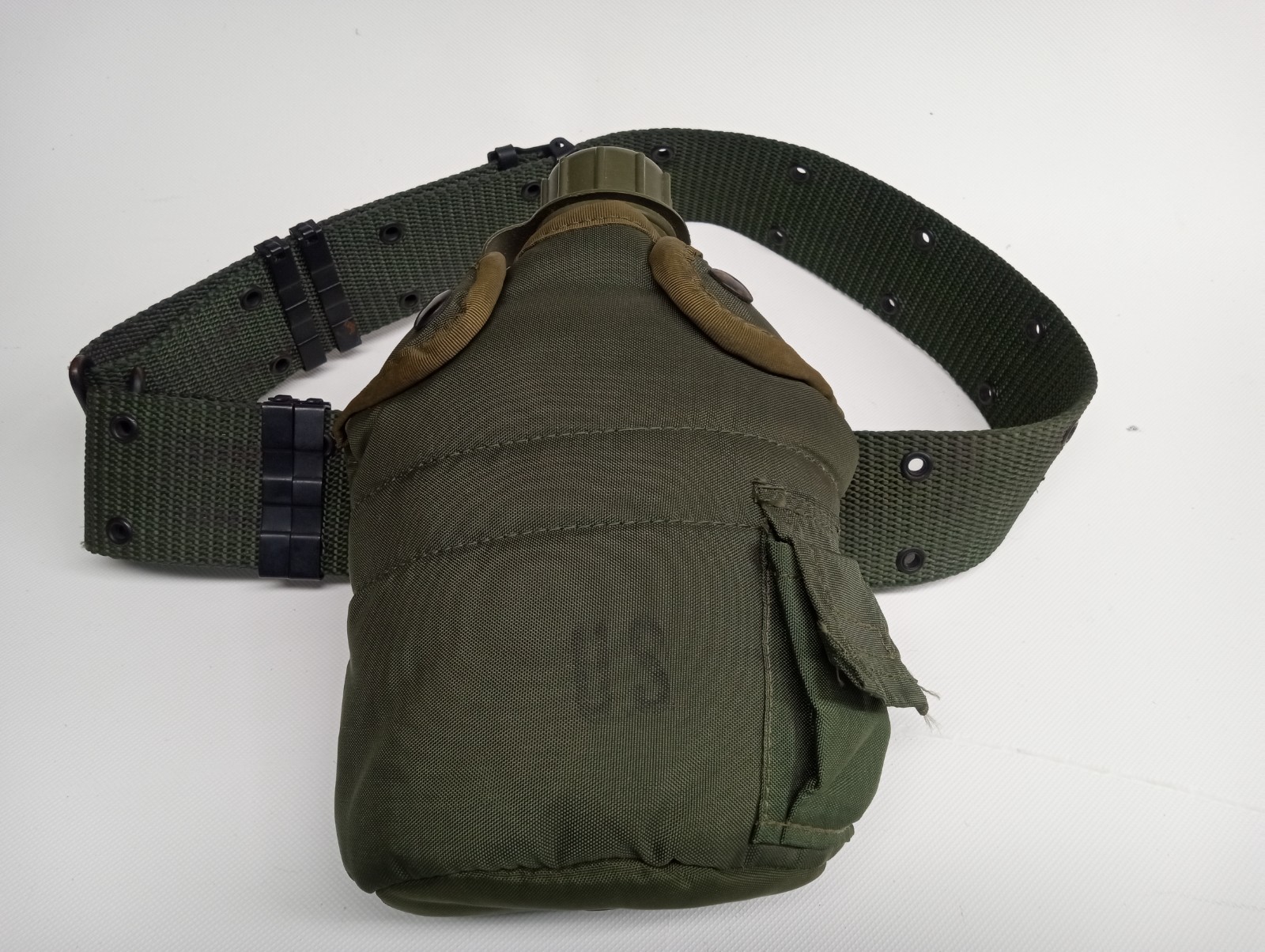 Vintage 1970’s U.S. Army Water Canteen Green Military with Belt Loops Cover